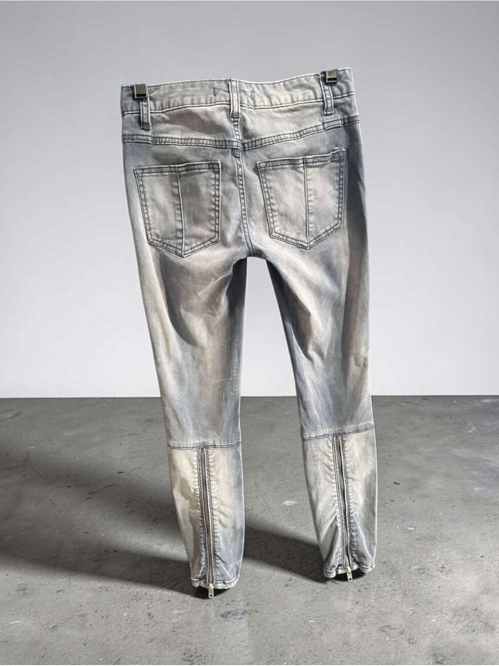 Free People | Dusty Violet Washed Jeans | Size XS - Picture 4 of 14